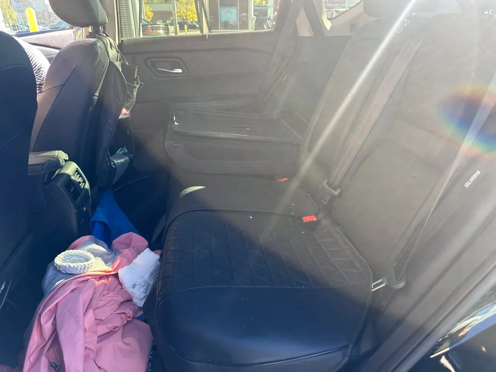 Nissan Rogue photo 14