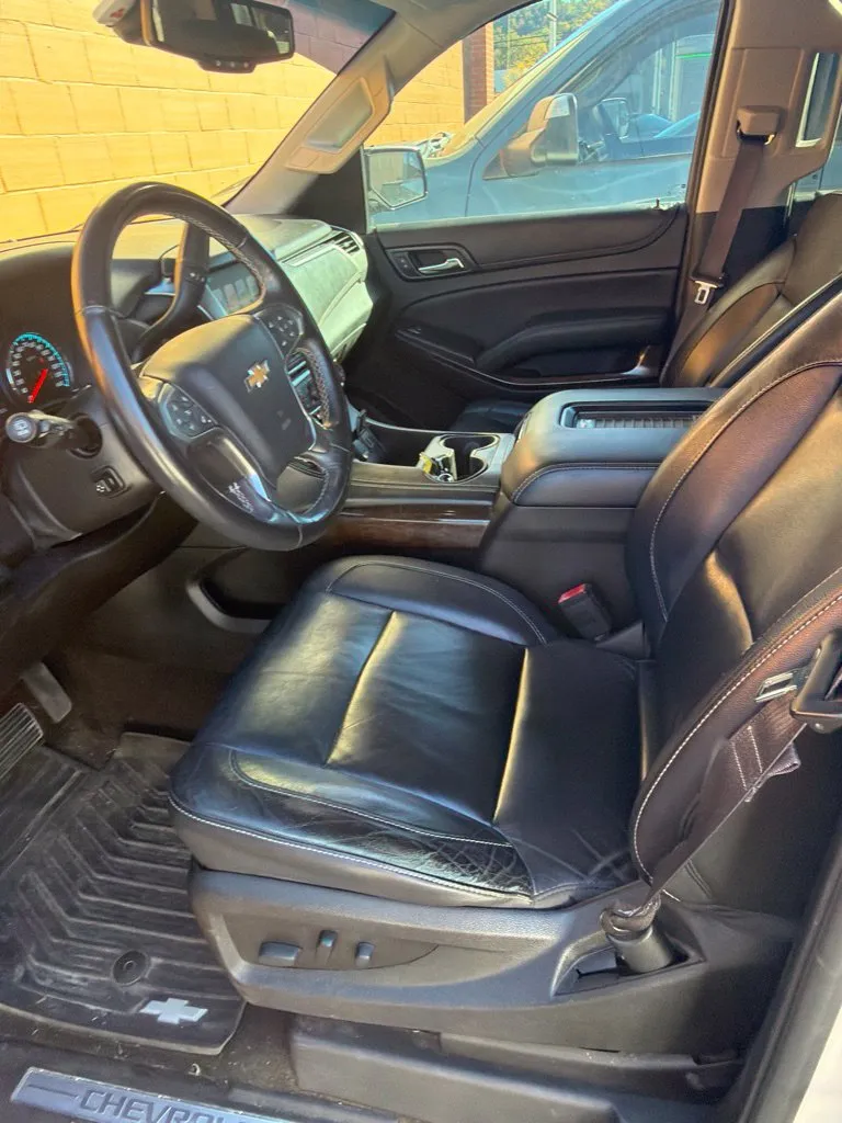 Chevrolet Suburban photo 7