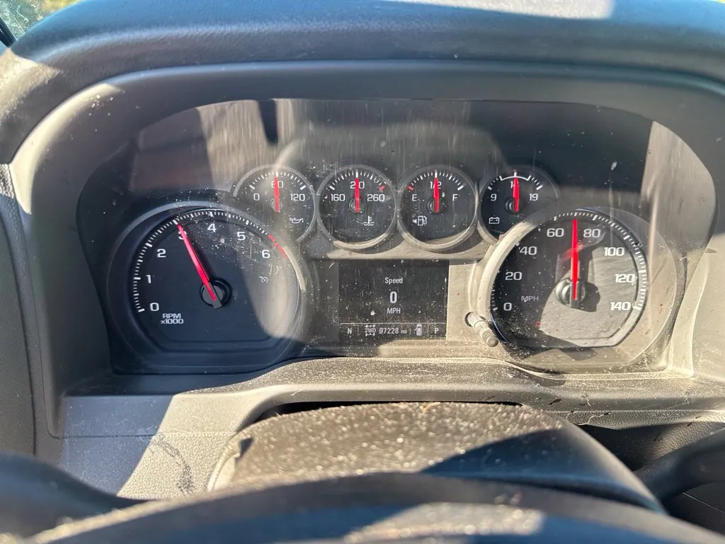 Chevrolet Silverado photo 13