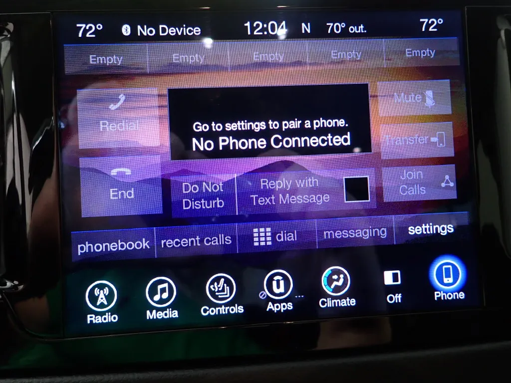 Chrysler Pacifica photo 3