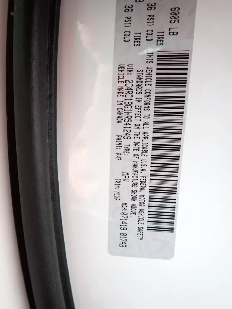 Chrysler Pacifica photo 43