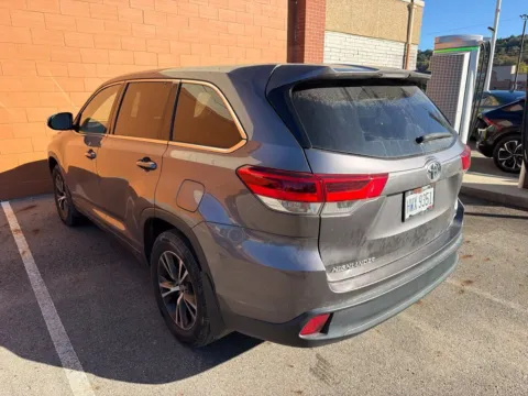 More photos of 2019 Toyota Highlander LE at Don Wood Hyundai, OH