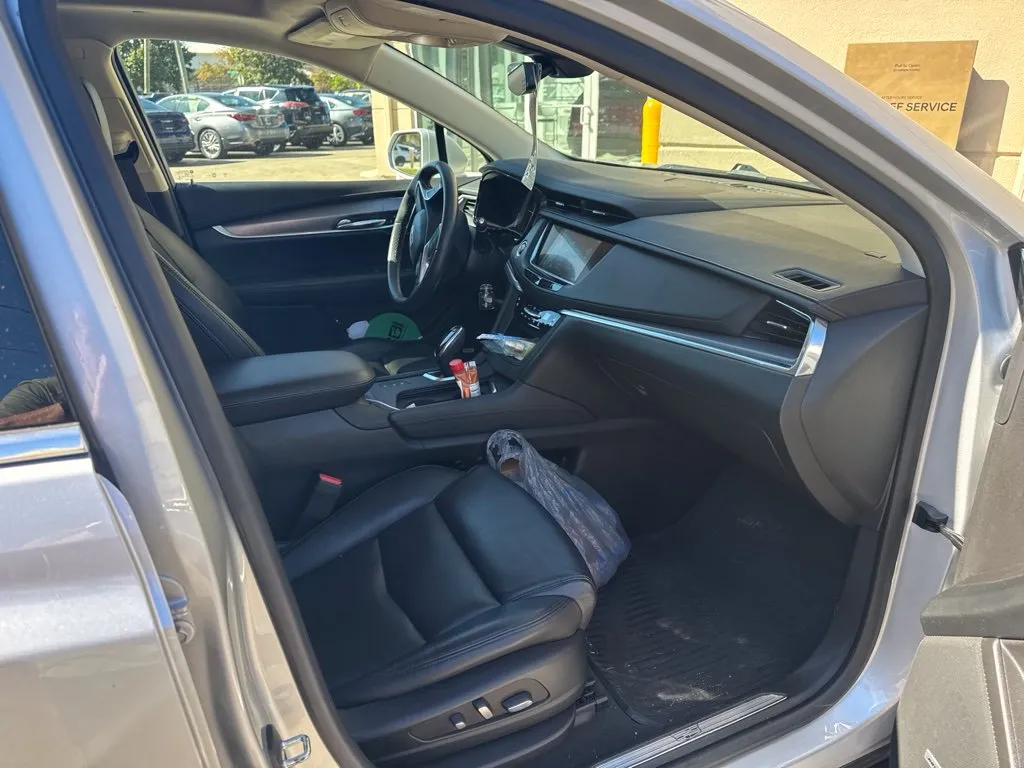 Cadillac XT5 photo 8