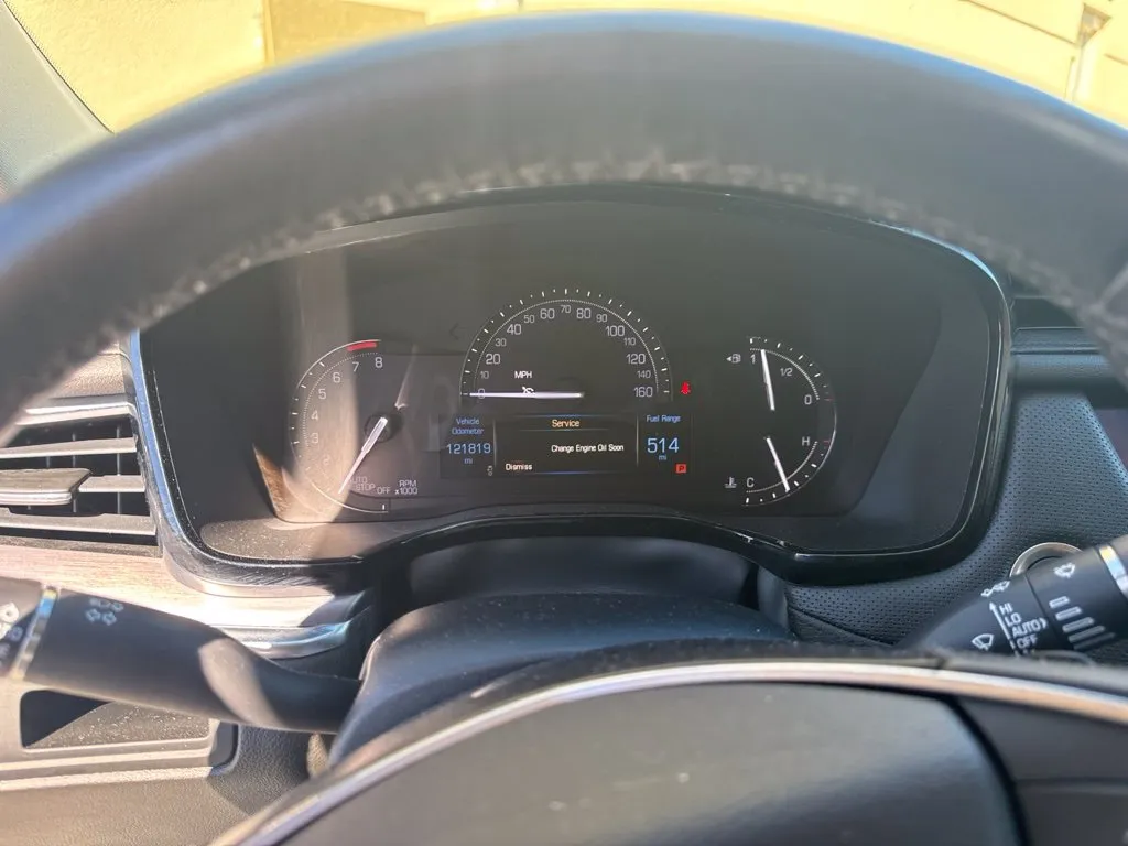 Cadillac XT5 photo 12