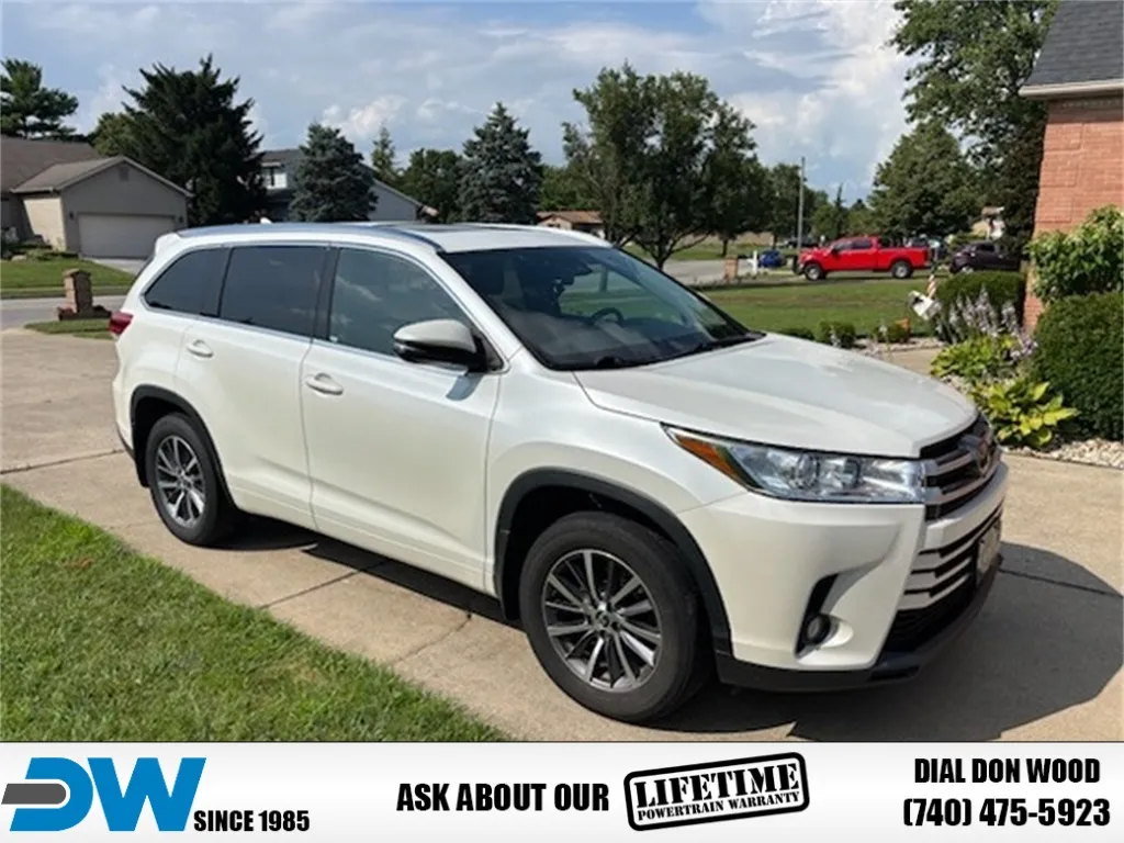 White 2017 Toyota Highlander XLE for sale in Athens, OH