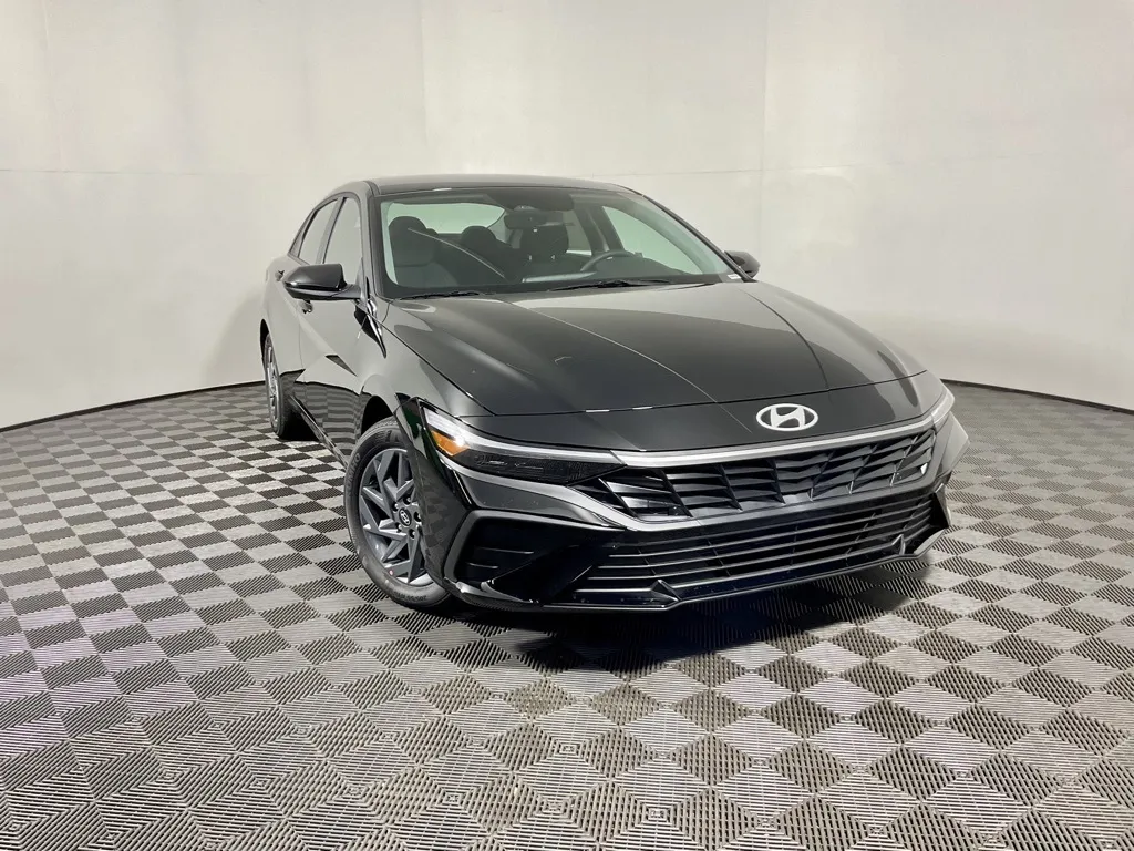 Black 2025 Hyundai Elantra Hybrid Blue for sale in Athens, OH