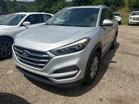 Silver 2017 Hyundai Tucson SE for sale in Athens, OH