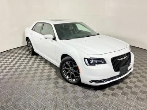 More photos of 2016 Chrysler 300 S at Don Wood Hyundai, OH