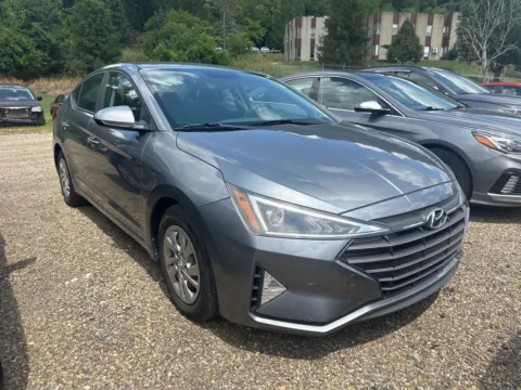 Gray 2019 Hyundai Elantra SE for sale in Athens, OH