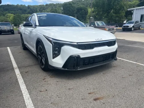 White 2025 Kia K4 GT-Line for sale in Athens, OH