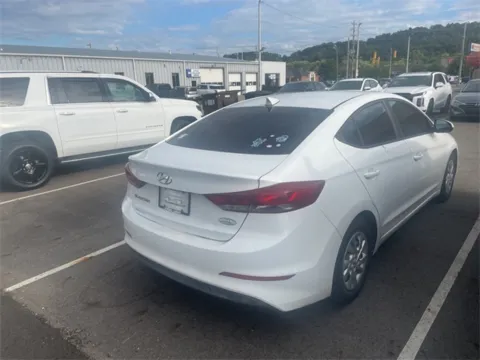 More photos of 2017 Hyundai Elantra SE at Don Wood Hyundai, OH