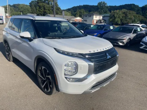 Silver 2023 Mitsubishi Outlander SEL for sale in Athens, OH
