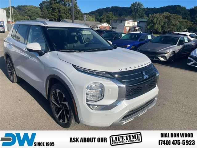 Silver 2023 Mitsubishi Outlander SEL for sale in Athens, OH