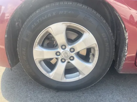 More photos of 2014 Toyota Sienna LE at Don Wood Hyundai, OH