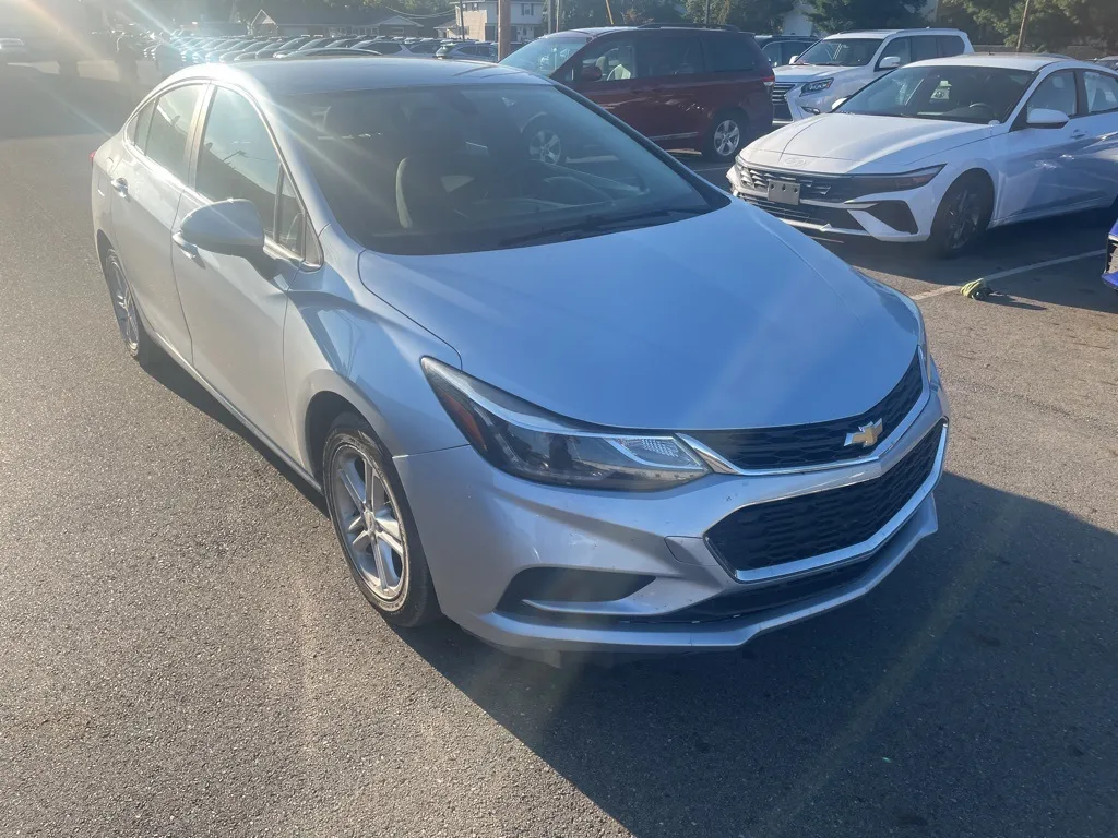 2017 Chevrolet Cruze LT for sale in Athens, OH