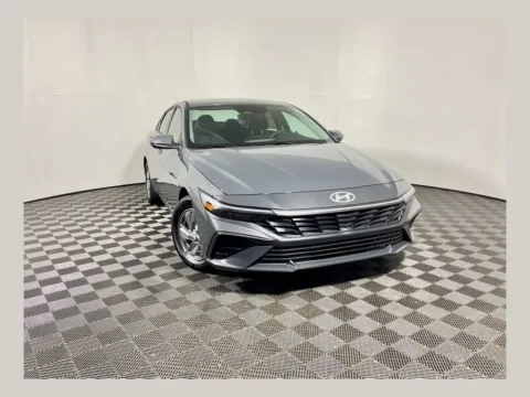 Gray 2025 Hyundai Elantra SE for sale in Athens, OH