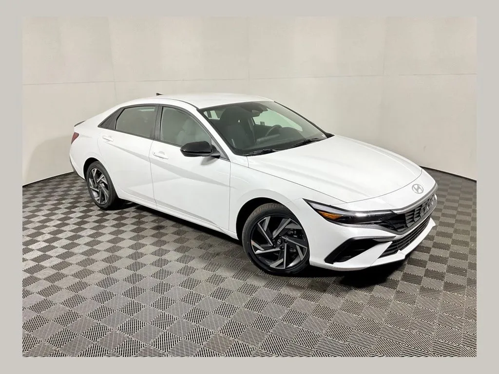 White 2025 Hyundai Elantra Hybrid SEL Sport for sale in Athens, OH