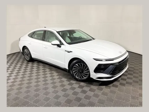 White 2025 Hyundai Sonata Hybrid SEL for sale in Athens, OH