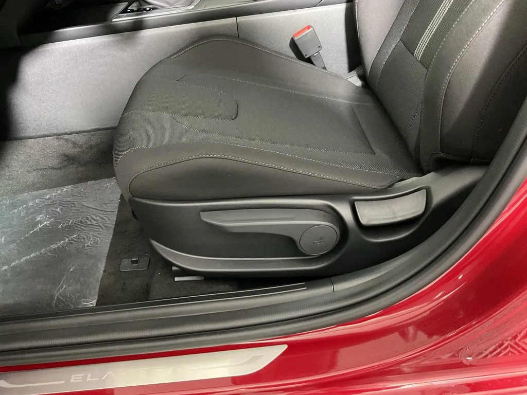 Hyundai Elantra photo 22