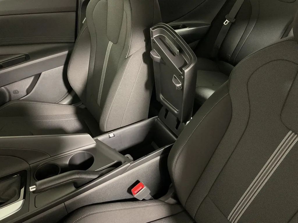 Hyundai Elantra photo 31