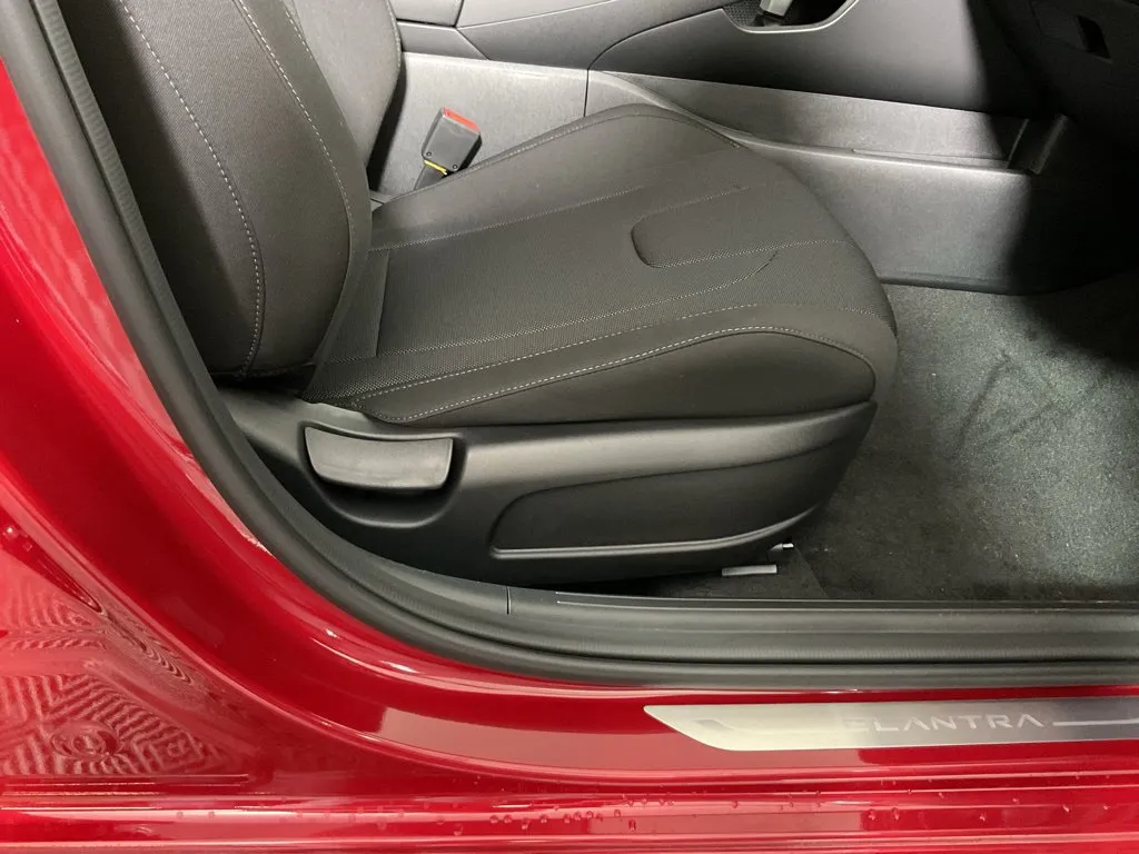 Hyundai Elantra photo 38