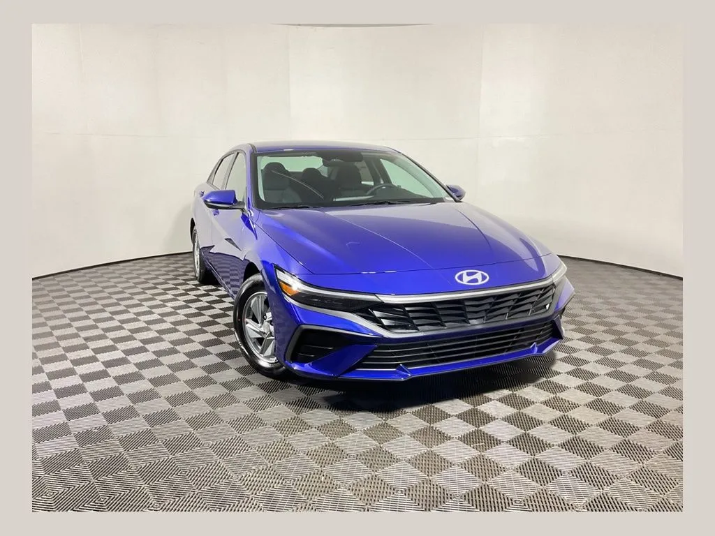 Blue 2025 Hyundai Elantra SE for sale in Athens, OH