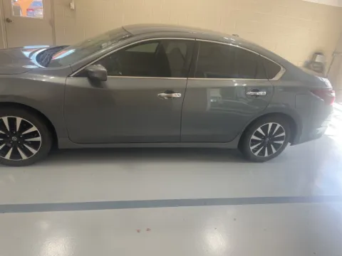 More photos of 2018 Nissan Altima 2.5 SV at Don Wood Hyundai, OH