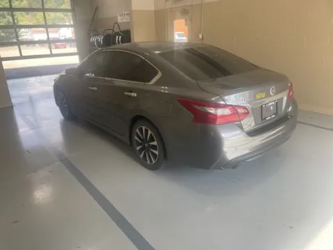 More photos of 2018 Nissan Altima 2.5 SV at Don Wood Hyundai, OH