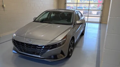 More photos of 2023 Hyundai Elantra Limited at Don Wood Hyundai, OH