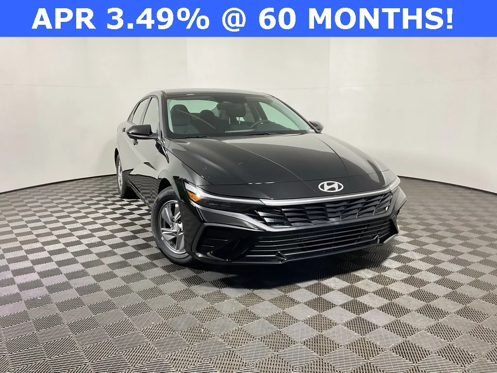 Black 2025 Hyundai Elantra SE for sale in Athens, OH