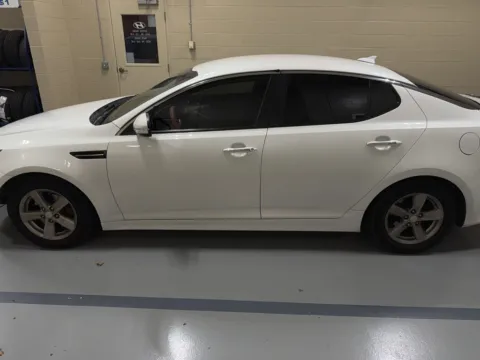 More photos of 2015 Kia Optima LX at Don Wood Hyundai, OH