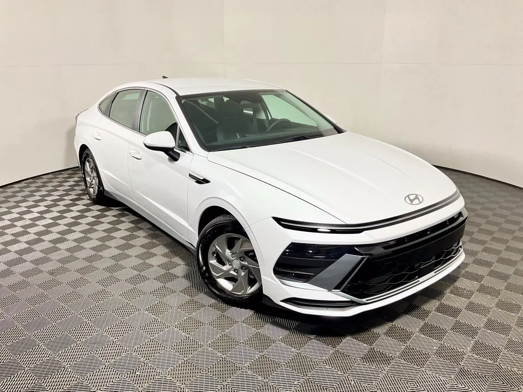Hyundai Sonata photo 3