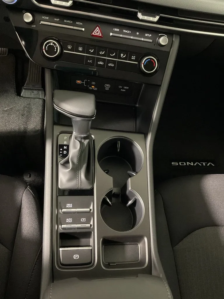 Hyundai Sonata photo 29