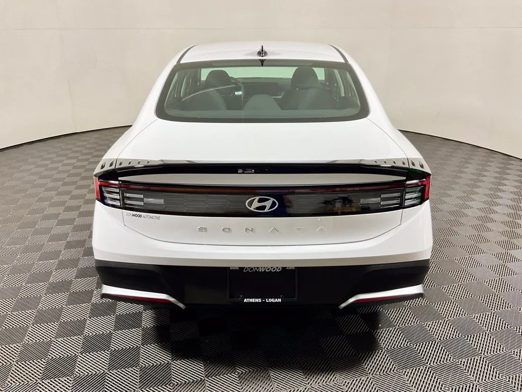 Hyundai Sonata photo 13