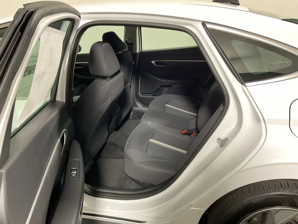 Hyundai Sonata photo 32