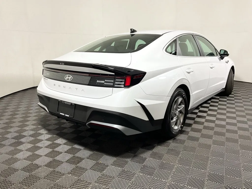 Hyundai Sonata photo 17