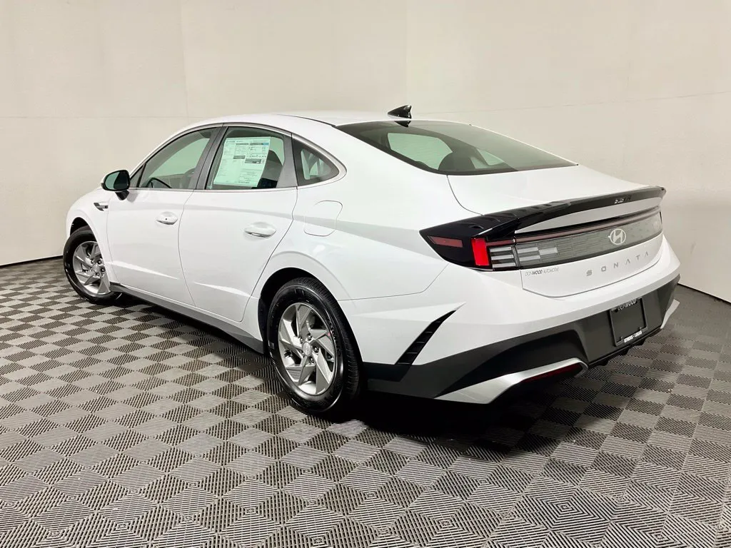 Hyundai Sonata photo 11
