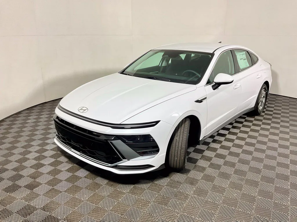 Hyundai Sonata photo 9