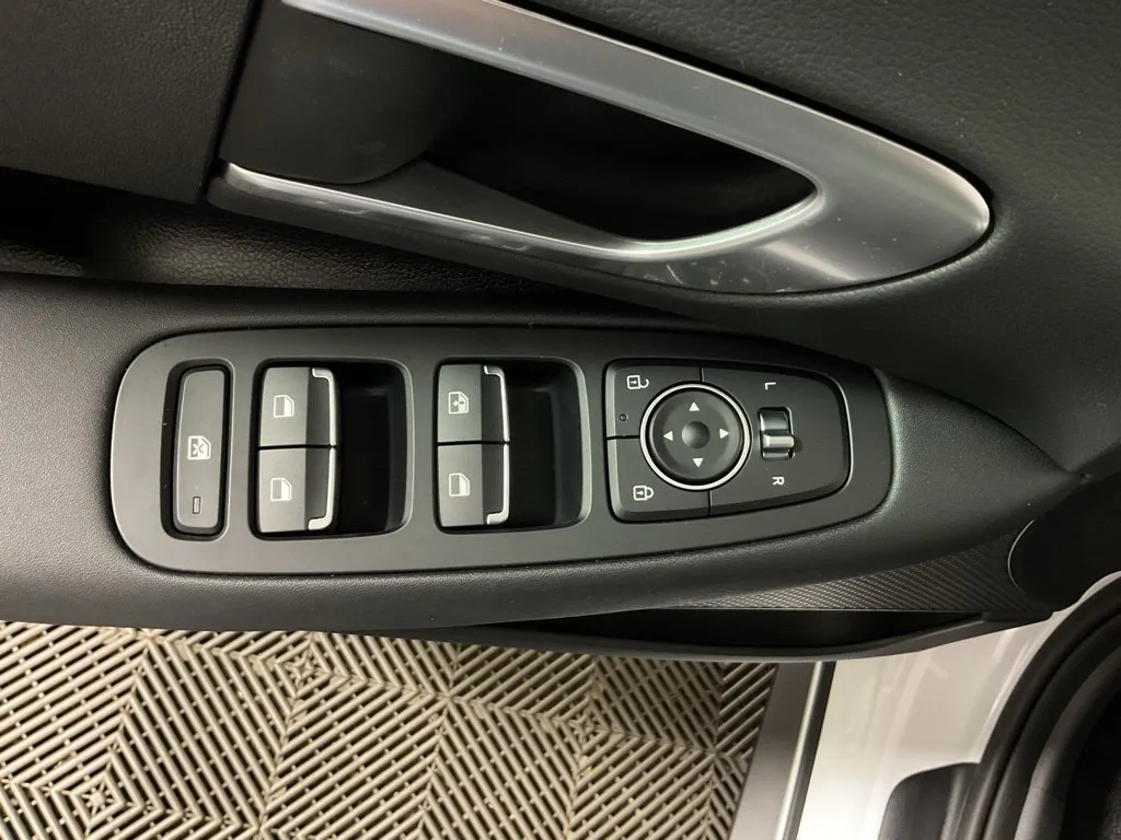 Hyundai Sonata photo 19