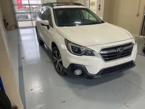 White 2018 Subaru Outback 2.5i for sale in Athens, OH