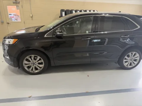 More photos of 2019 Ford Edge Titanium at Don Wood Hyundai, OH