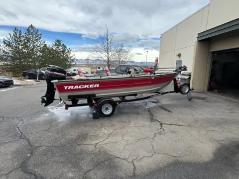 Photos of 2002 Tracker Marine for sale in Littleton, CO at AutoTrek