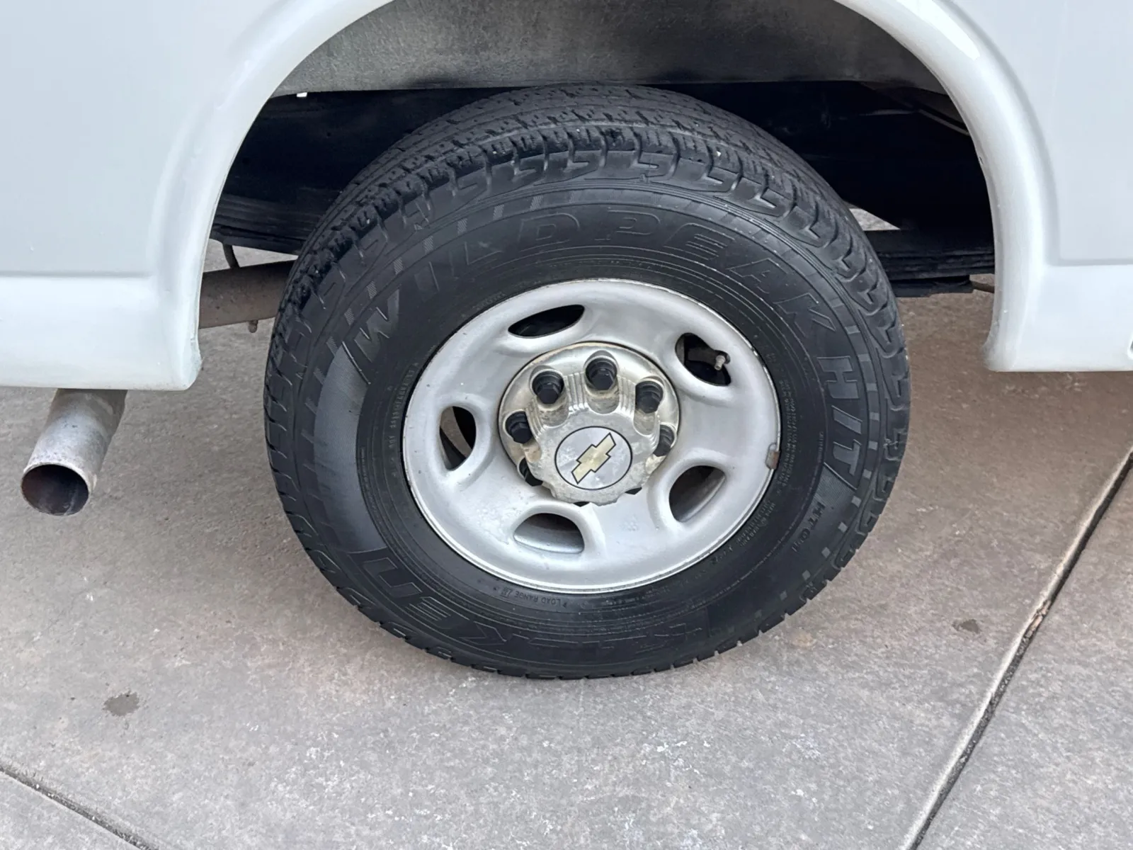 2015 Chevrolet Express Passenger LS - Photo 29