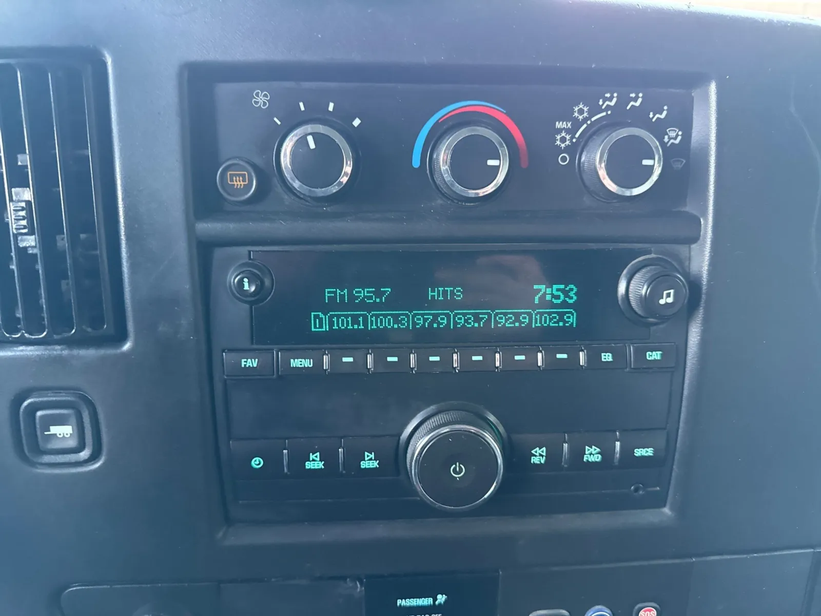2015 Chevrolet Express Passenger LS - Photo 23