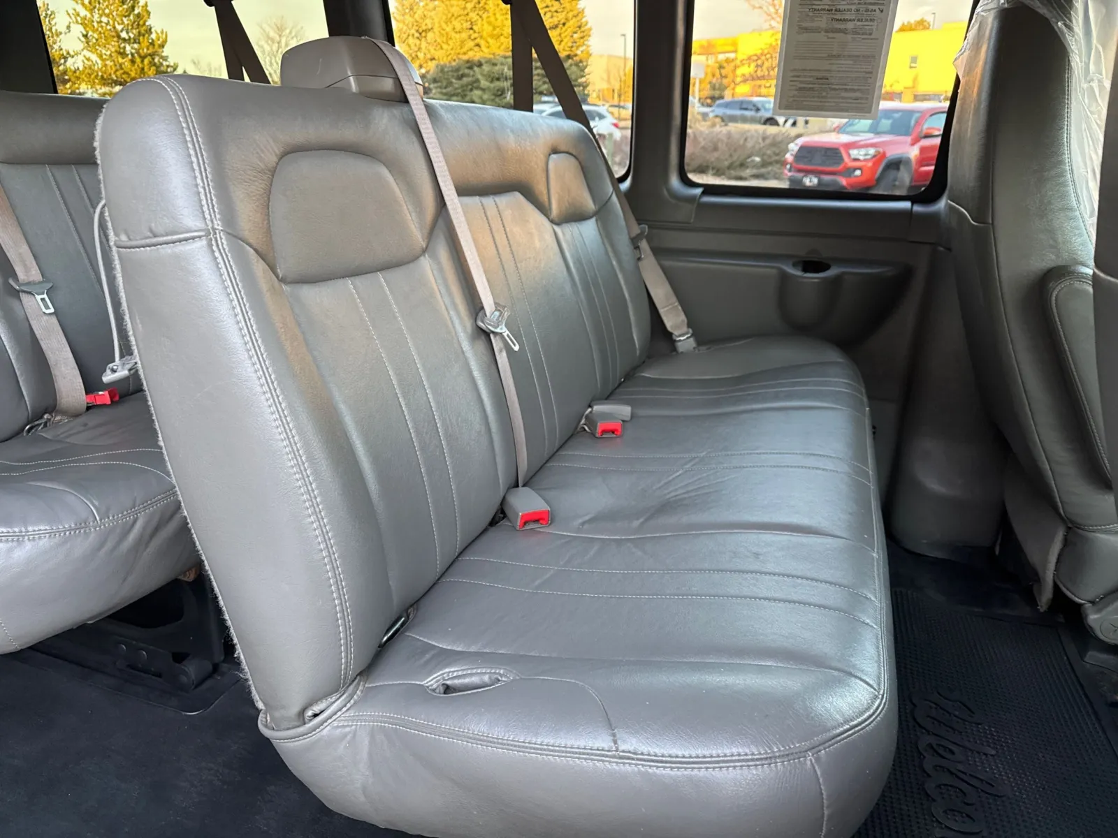 2015 Chevrolet Express Passenger LS - Photo 11