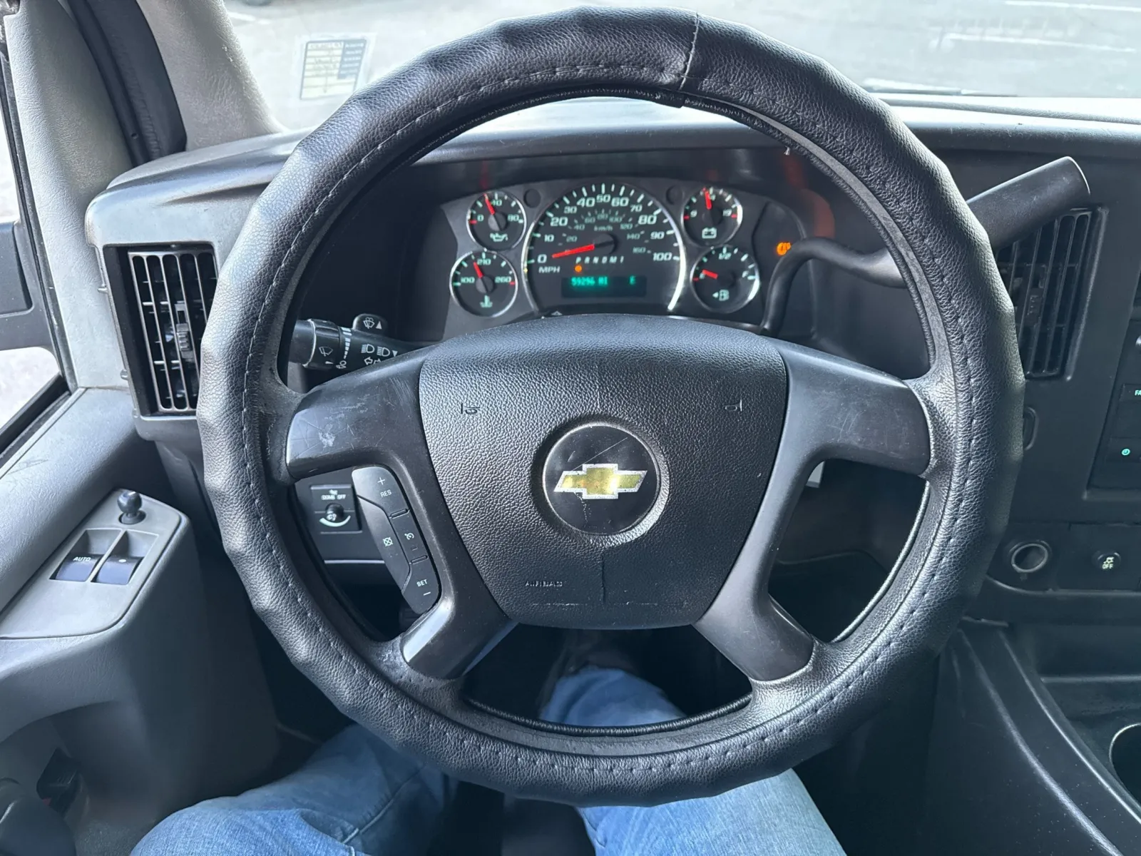 2015 Chevrolet Express Passenger LS - Photo 22