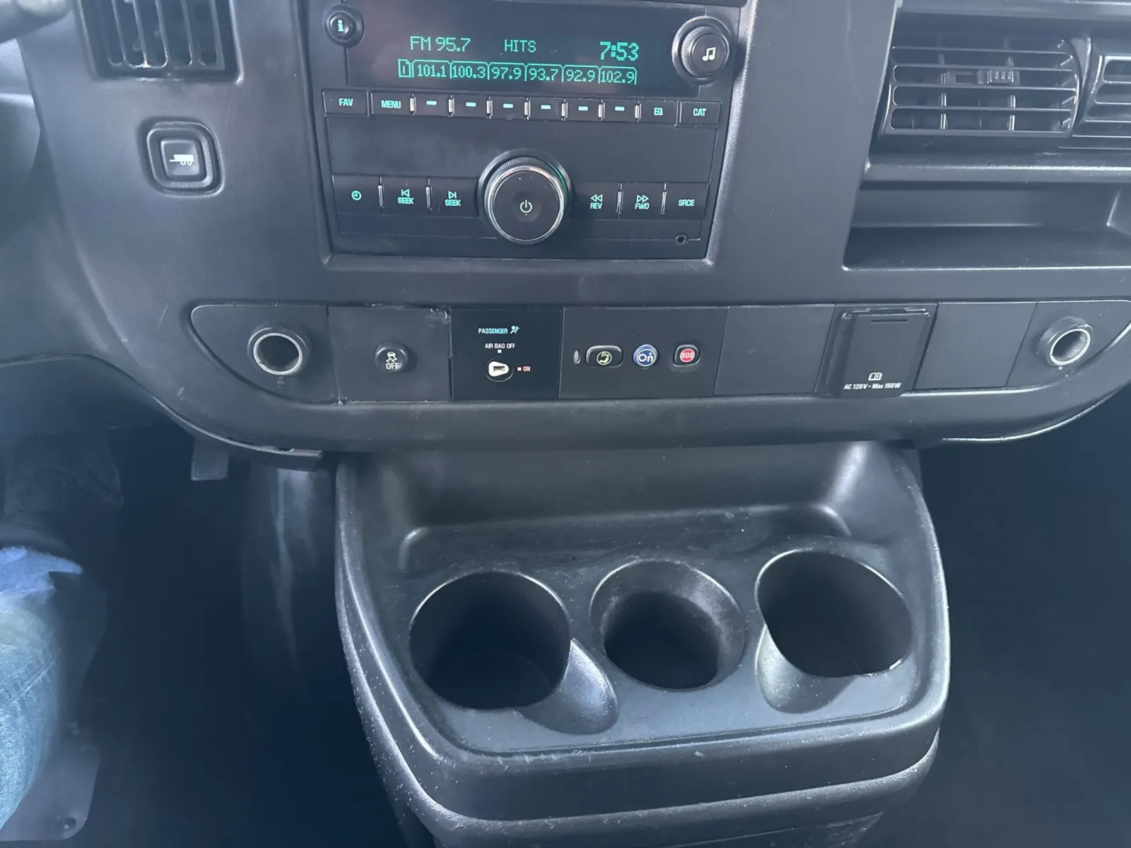2015 Chevrolet Express Passenger LS - Photo 26