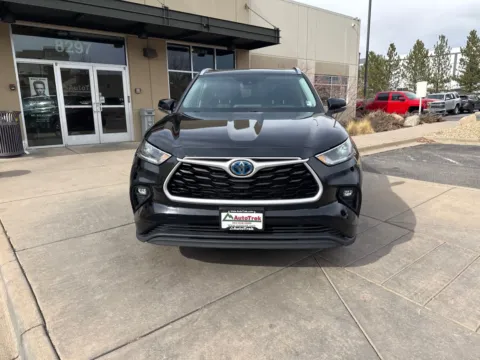 Another view of 2021 Toyota Highlander Hybrid XLE for sale in Littleton, CO at AutoTrek