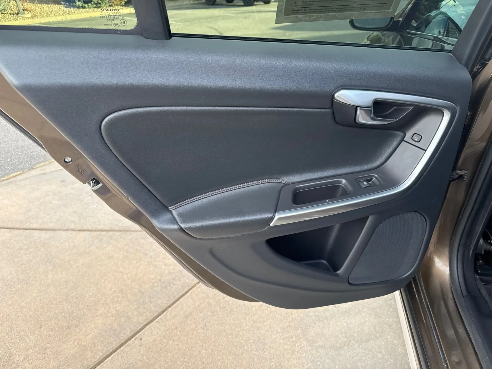 2016 Volvo V60 Base - Photo 24