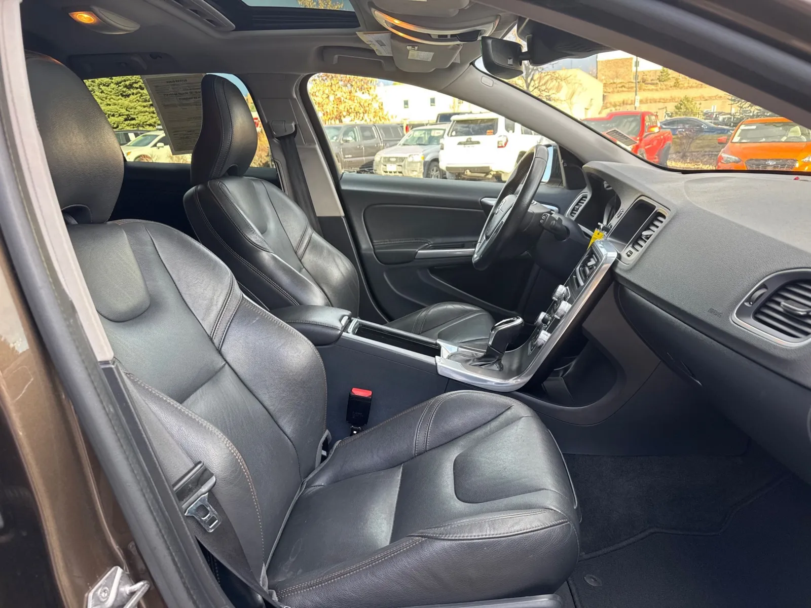 2016 Volvo V60 Base - Photo 17